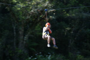 Tirolesa com Danny de Miranda