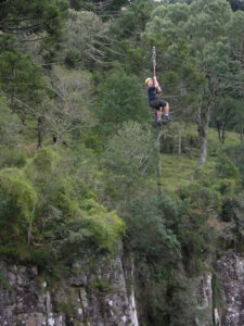 Tirolesa com Danny de Miranda