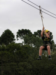 Tirolesa com Danny de Miranda