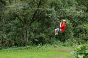 Tirolesa com Danny de Miranda