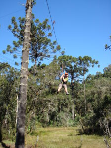 Tirolesa com Danny de Miranda